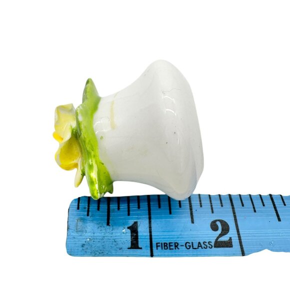 Vintage English Fine Bone China Salt and Pepper Shakers White with Yellow Flower - Picture 5 of 5